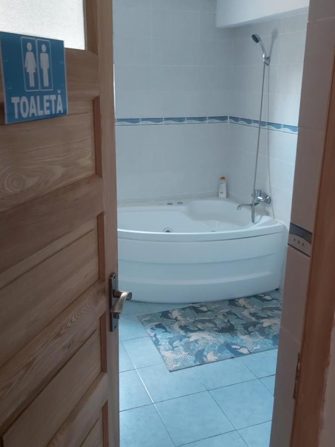 Pensiunea Schilacy Grosii Tiblesului Luaran gambar